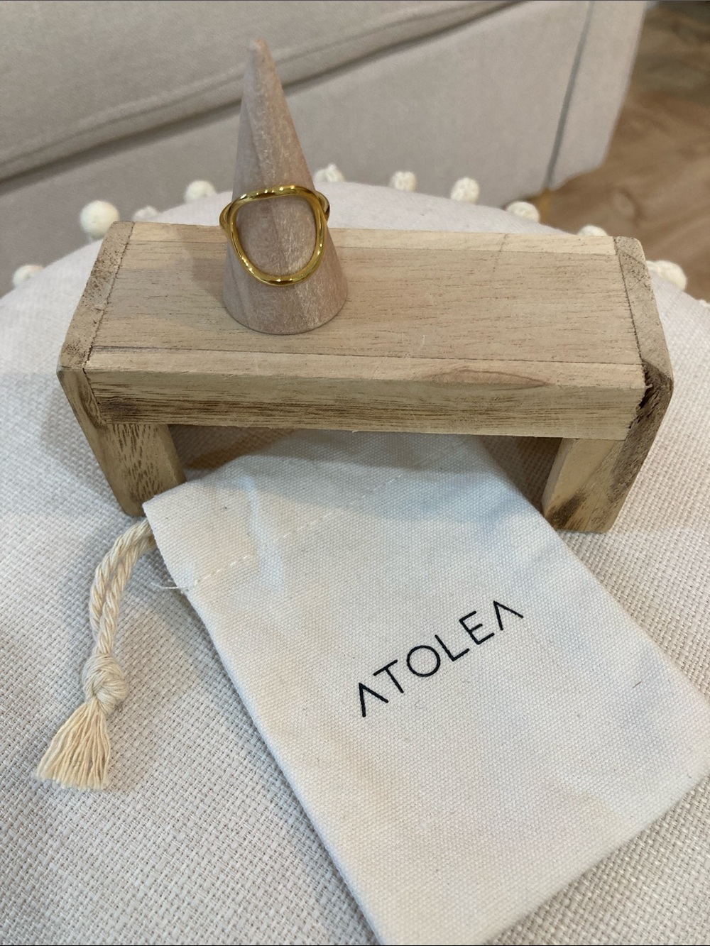 Atolea open circle 18k tarnish free gold ring size 7